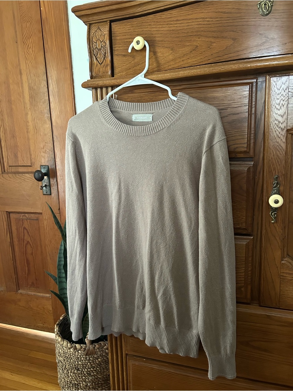 Taupe Men’s Everlane Sweater